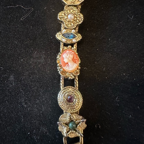 Vintage Gruen Gold Watch with Gemstone slide charm Accents - Picture 3 of 9